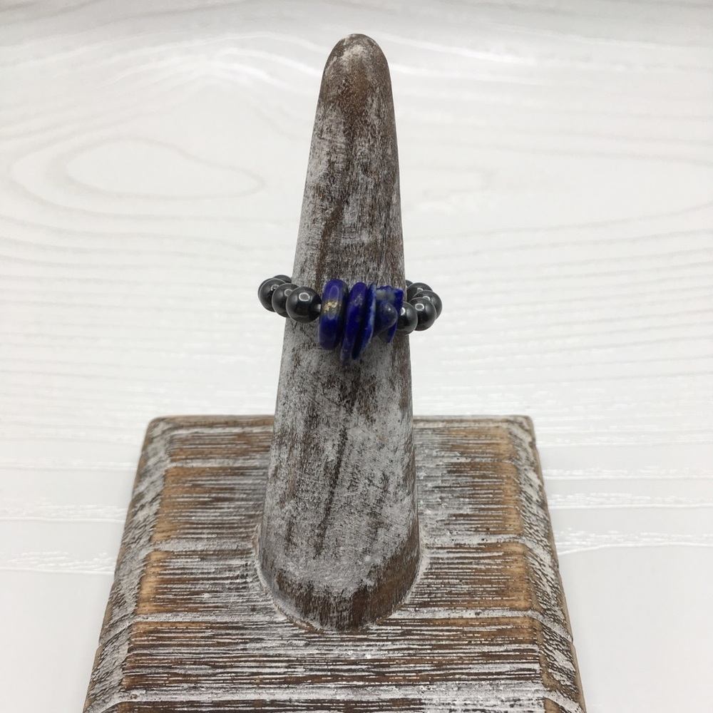 HANDCRAFTED Hematite & Lapis Lazuli Chip Stretch Bead Ring